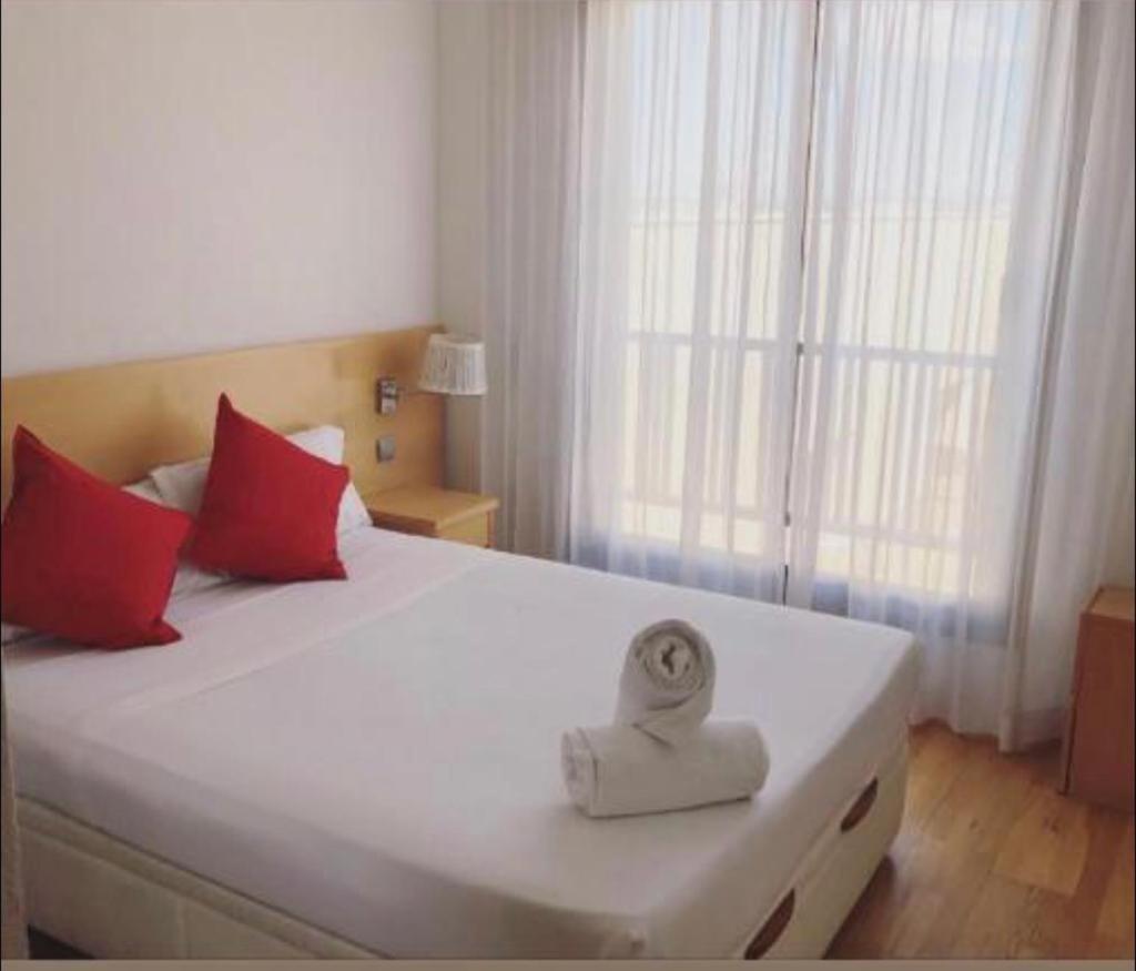 Suites Madrid Belfast 13 Ifema Airport Exterior photo